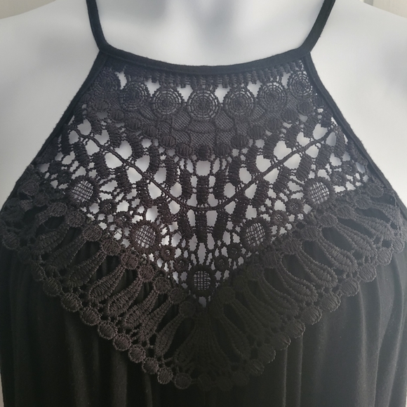Black Crochet Neck Tank - Picture 4 of 5